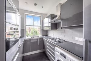3 Bedroom Maisonette to rent in Crossfield Road, London, NW3