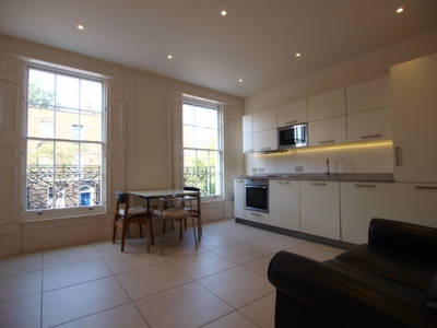 1 Bedroom Flat to rent in Amwell Street, Islington, London, EC1R