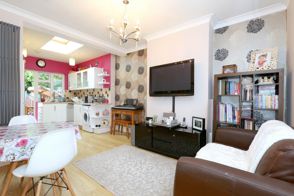 4 Bedroom House to rent in Harringey, London, N4