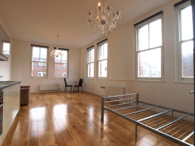 1 Bedroom Flat to rent in Bavaria Road, Archway, London, N19