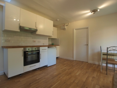1 Bedroom Flat to rent in Belmont Road, Turnpike Lane, London, N15