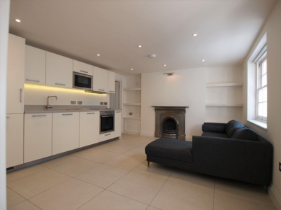 1 Bedroom Flat to rent in Amwell Street, Islington, London, EC1R