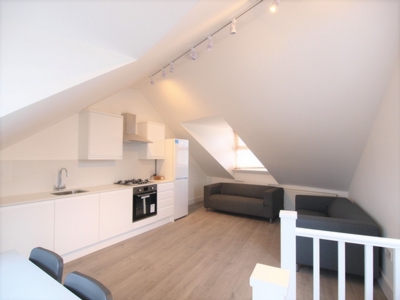 3 Bedroom Flat to rent in Hornsey Road, Islington, London, N19
