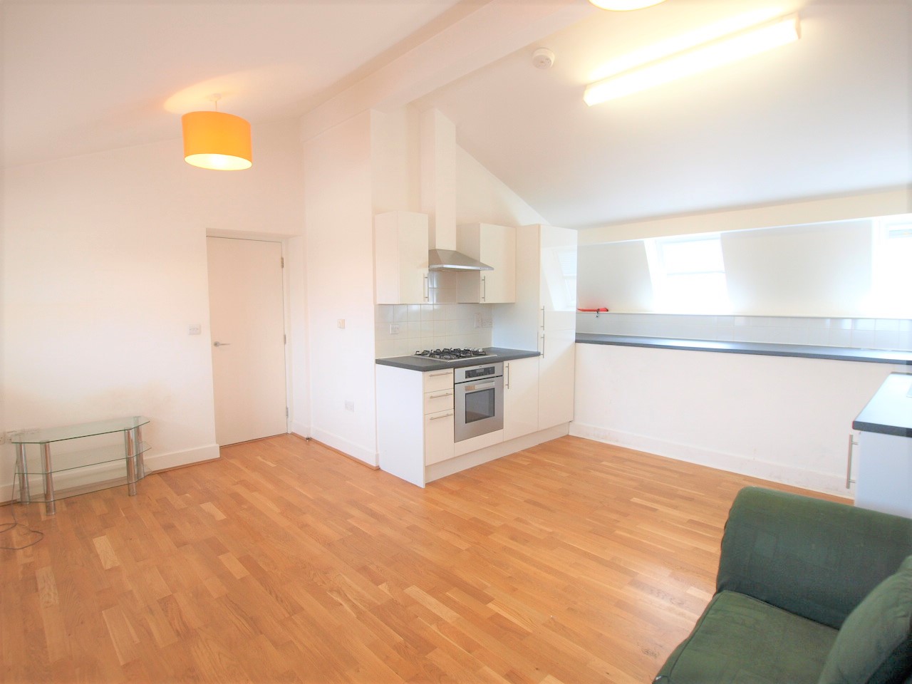 2 Bedroom Flat to rent in Camden, London, NW1