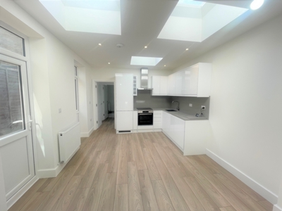 1 Bedroom Flat to rent in Park Road, Crouch End, London, N8