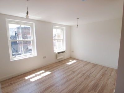 2 Bedroom Flat to rent in Chapel Market, Islington, London, N1