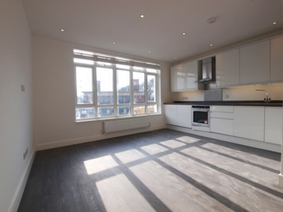 1 Bedroom Flat to rent in Westbury Avenue, Turnpike Lane, London, N22