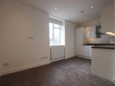 1 Bedroom Flat to rent in Westbury Avenue, Turnpike Lane, London, N22