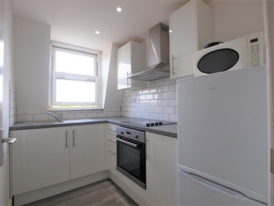 2 Bedroom Flat to rent in Hornsey Road, Islington, London, N19