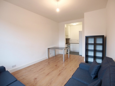 5 Bedroom Flat to rent in Hornsey Road, Islington, London, N19