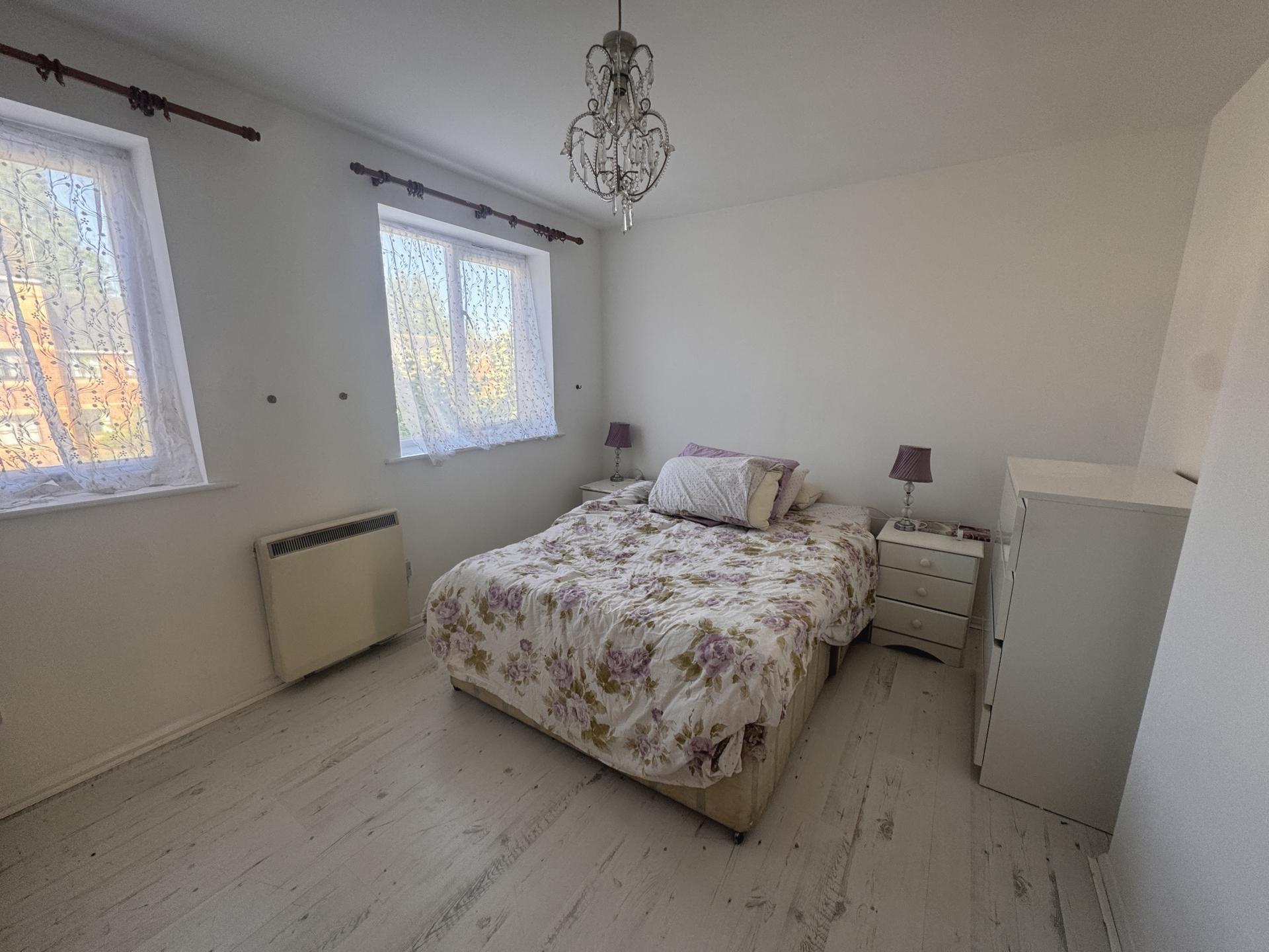 1 Bedroom Flat to rent in Palmers Green, London, N13