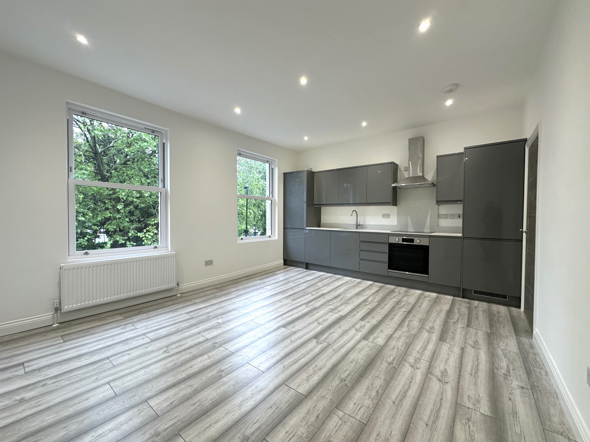 3 Bedroom Maisonette to rent in Bounds Green, London, N22