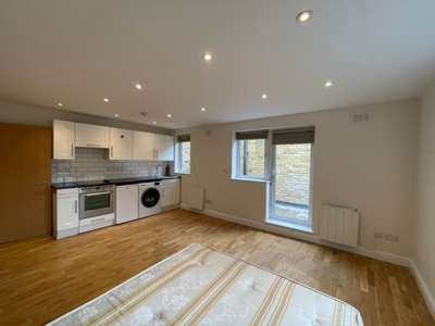 1 Bedroom Flat to rent in Crouch Hill, Finsbury Park, London, N4