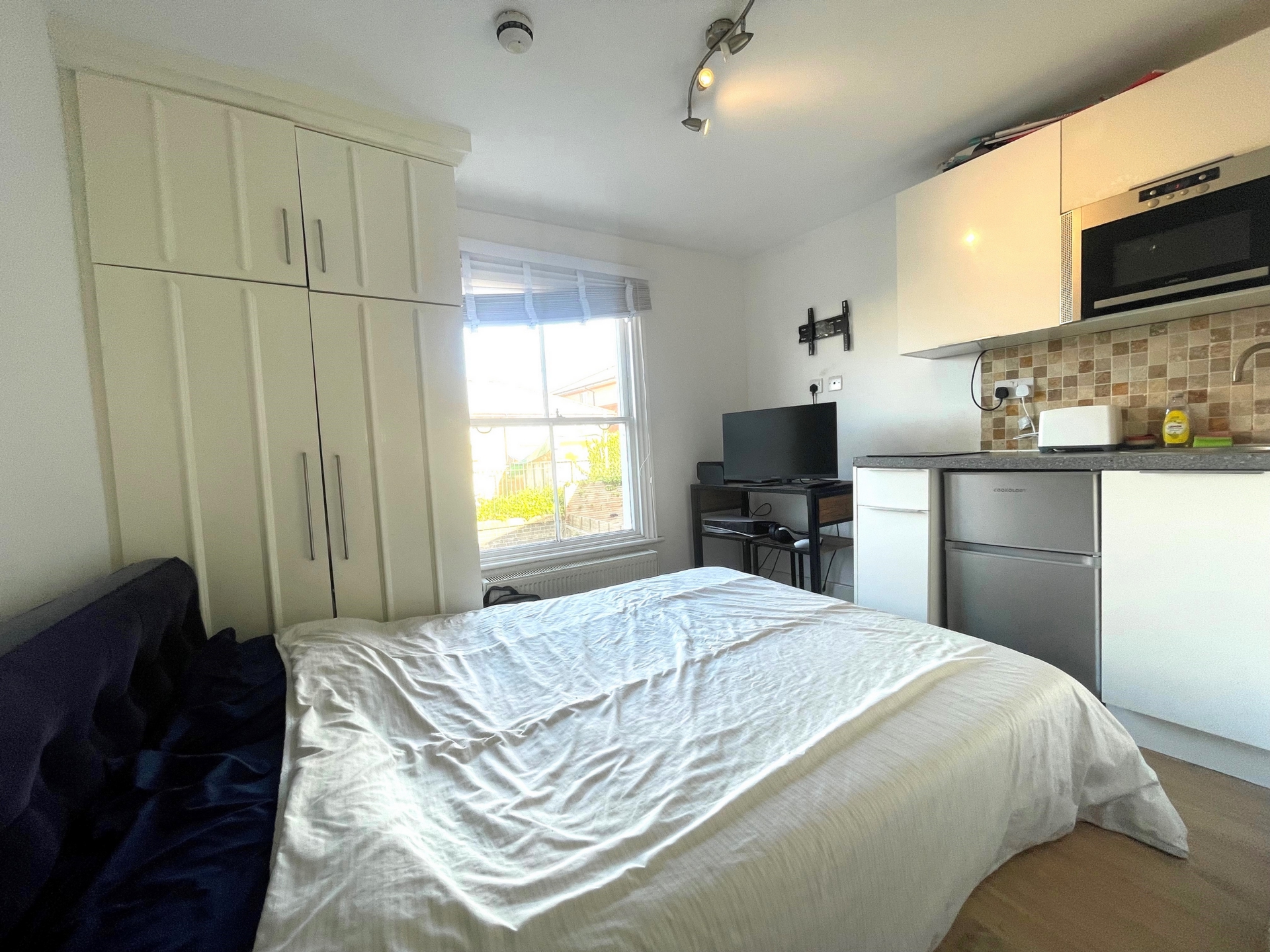 Flat to rent in Finsbury Park, London, N4
