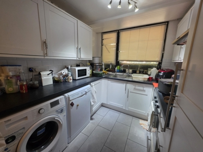 2 Bedroom Flat to rent in Vauxhall Bridge Road, Pimlico, London, SW1V