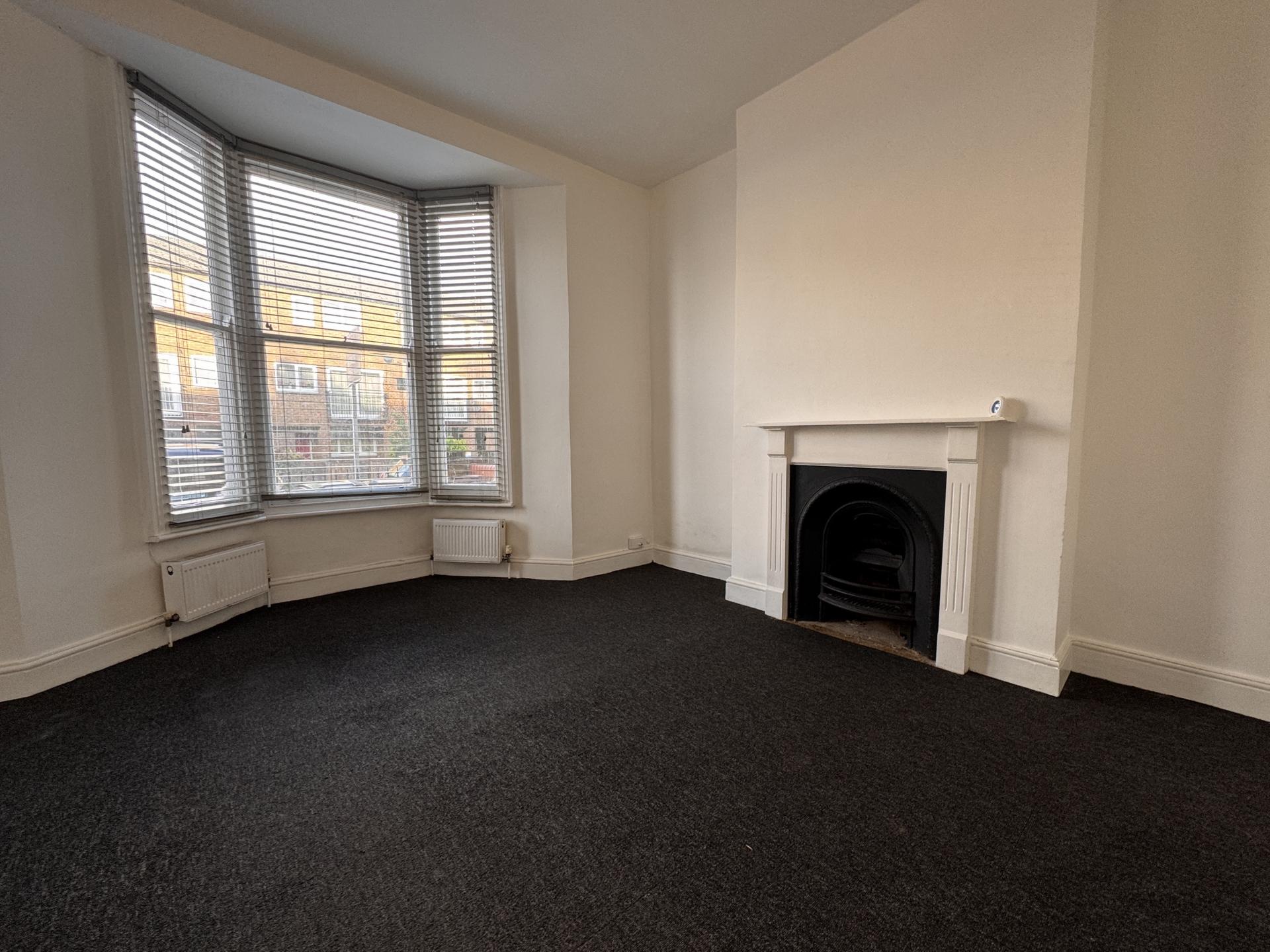 2 Bedroom Flat to rent in Manor House, London, N15