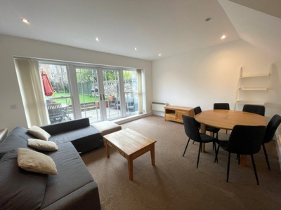 4 Bedroom Flat to rent in Lorraine Road, Holloway, London, N7