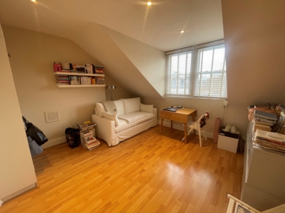 Studio Flat to rent in Somerfield Road, Finsbury Park, London, N4