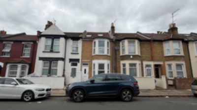 5 Bedroom 5 Bed House to rent in Cobbold Road, Willesden, London, NW10