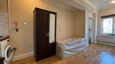 Studio to rent in Fleetwood Road, Willesden Green, London, NW10