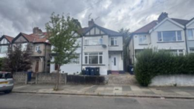 4 Bedroom 4 Bed House to rent in Beresford Road, Hanwell, London, W7