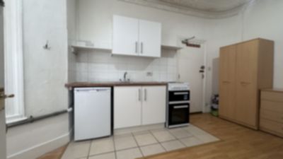 Studio to rent in Buckingham Road, Harlesden, London, NW10