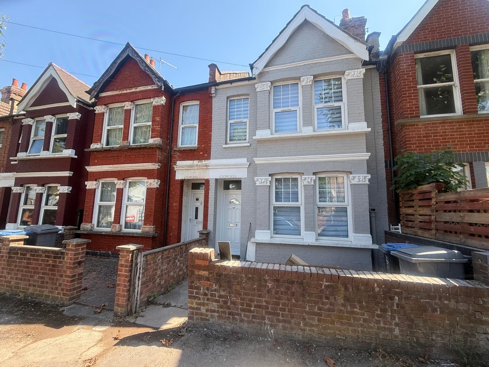 4 Bedroom House to rent in Selwyn Road, Willesden, London, NW10