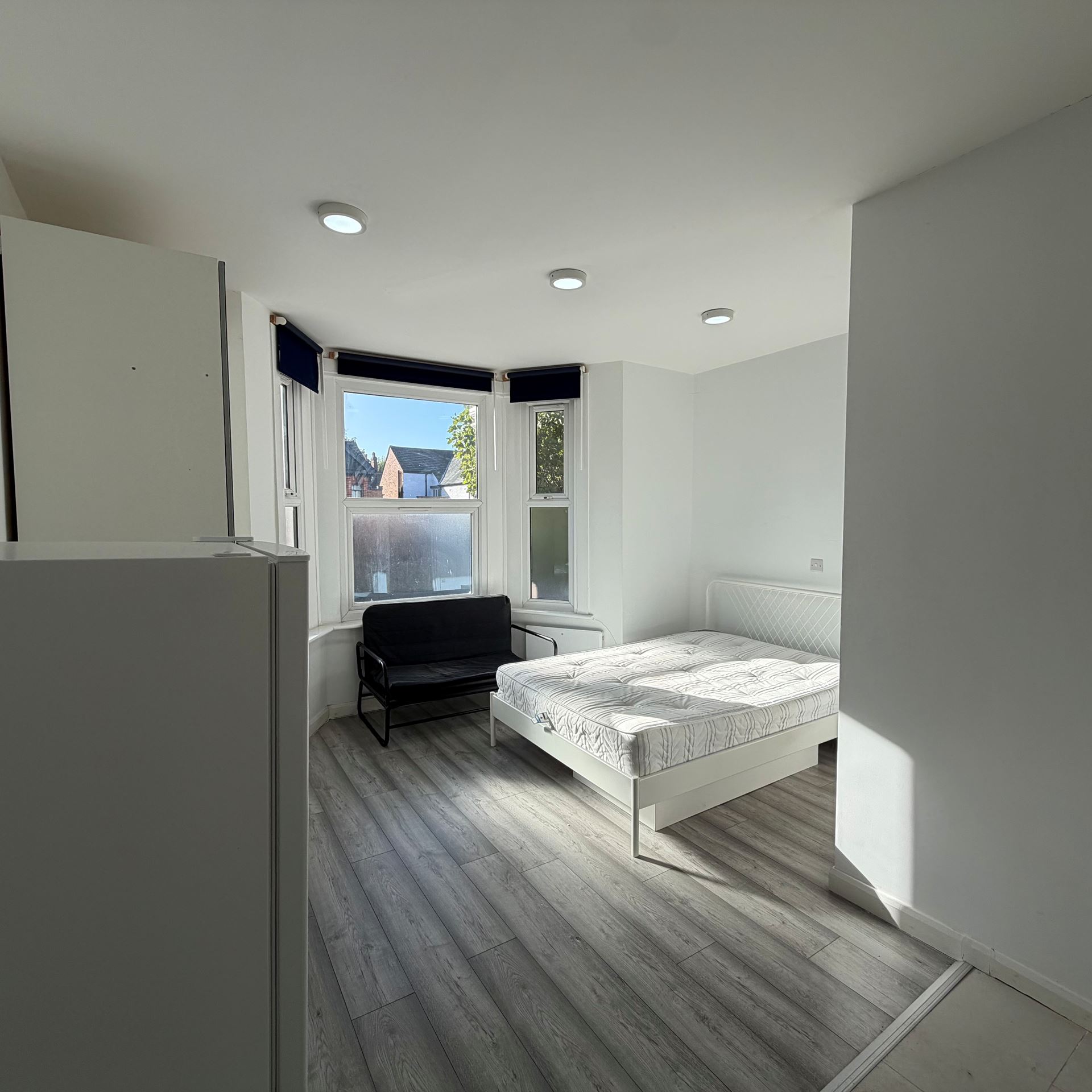 1 Bedroom Studio to rent in Melrose Avenue, Willesden Green, London, NW2