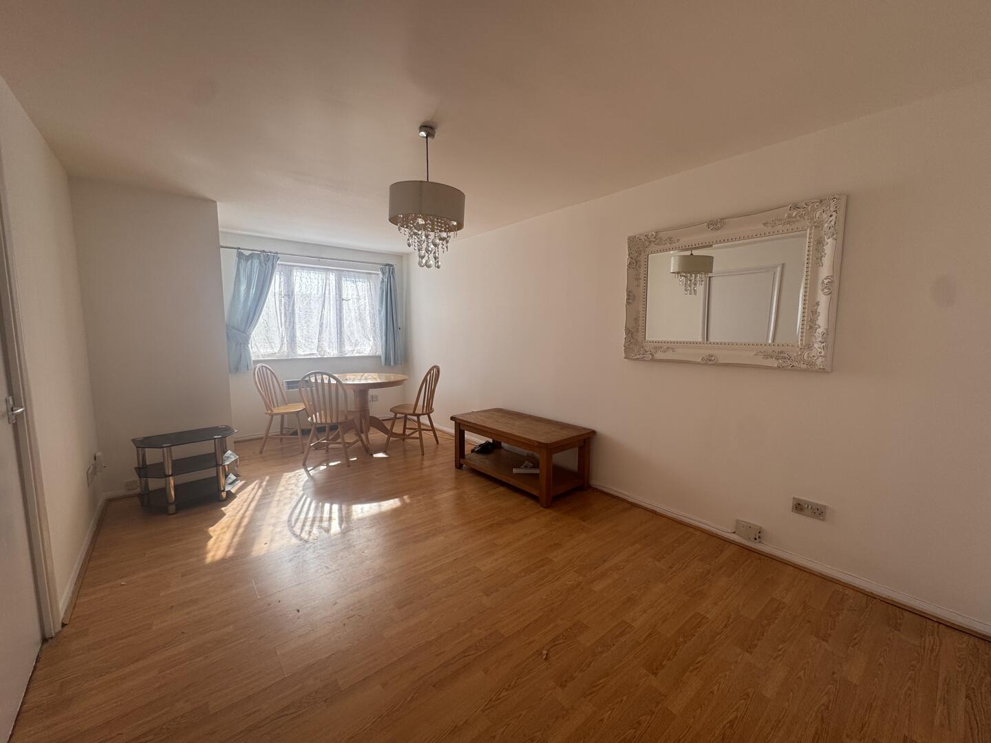 1 Bedroom Flat to rent in , London, N13