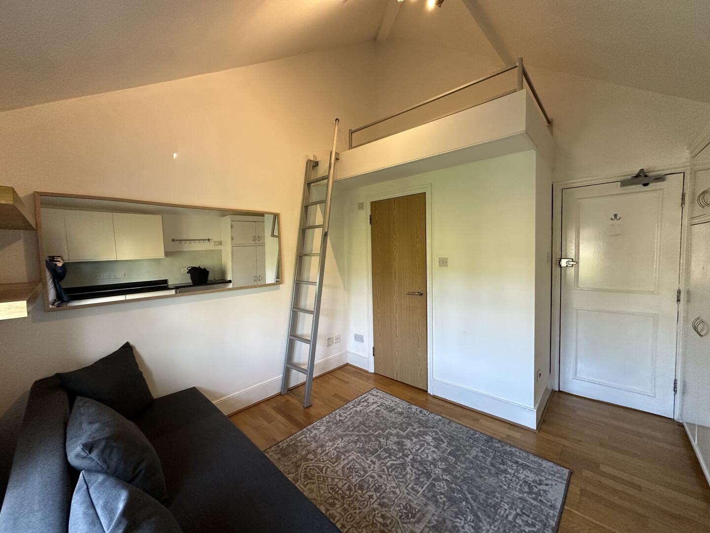 1 Bedroom House to rent in Finsbury Park Road, Finsbury Park, London, N4