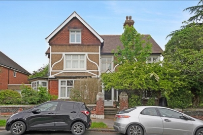 3 Bedroom Flat to rent in Croham Park Avenue - GFF, South Croydon, CR2