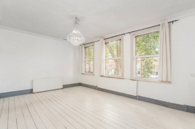 2 Bedroom Flat to rent in Rosendale Road, London, SE24