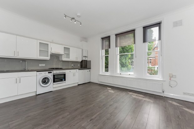 2 Bedroom Flat to rent in Herne Hill, London, SE24
