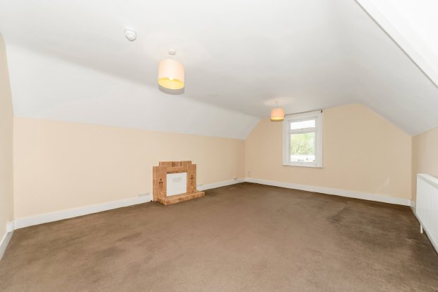 2 Bedroom Flat to rent in South Croydon, Surrey, CR2
