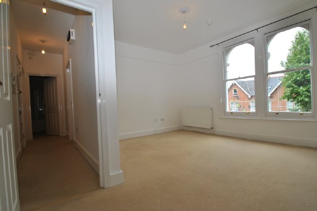 2 Bedroom Flat to rent in First Floor Flat, London, SE22