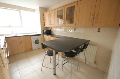 2 Bedroom Flat to rent in Station Road, Hendon, London, NW4