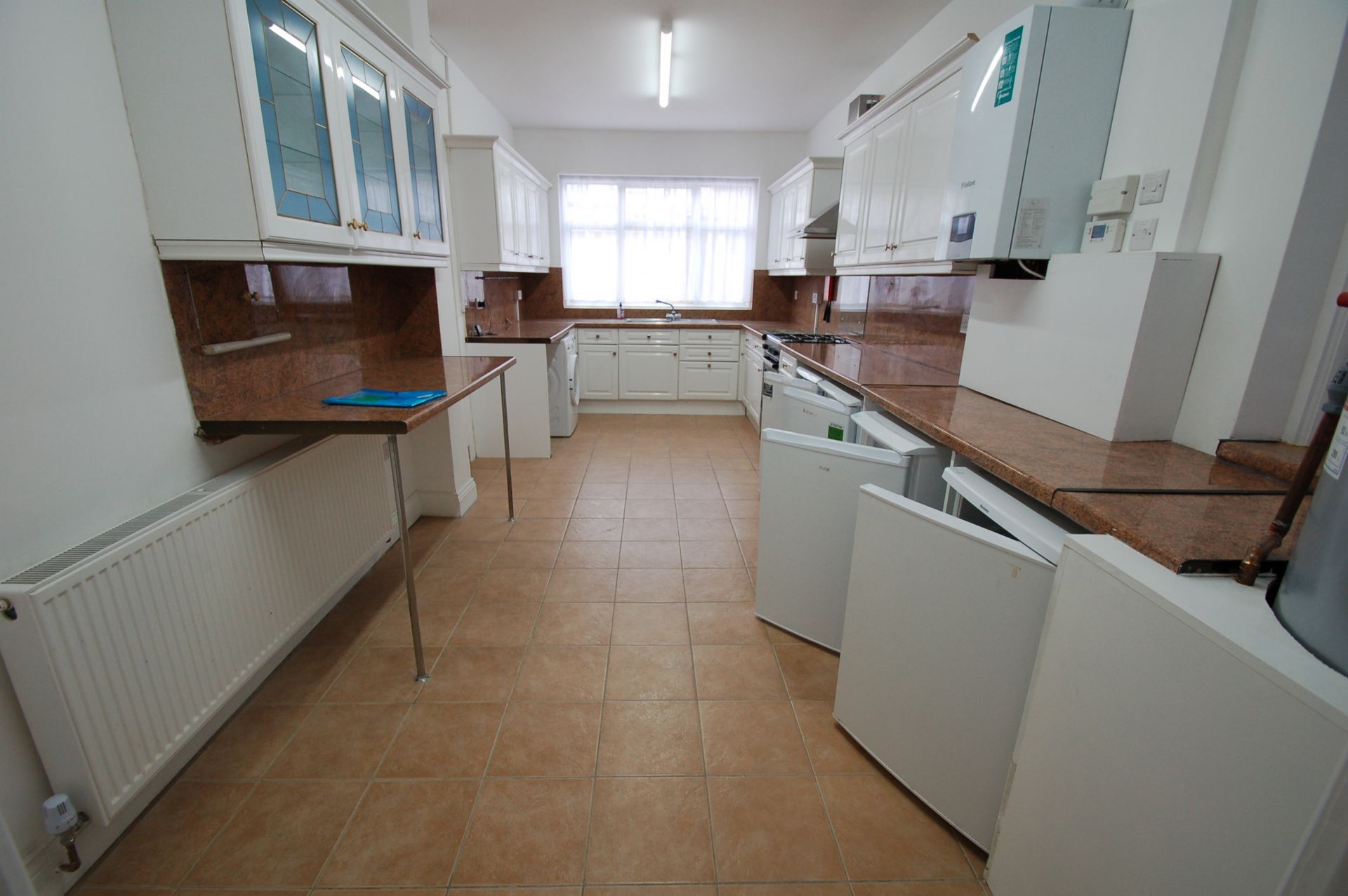 5 Bedroom House to rent in Hendon, London, NW4
