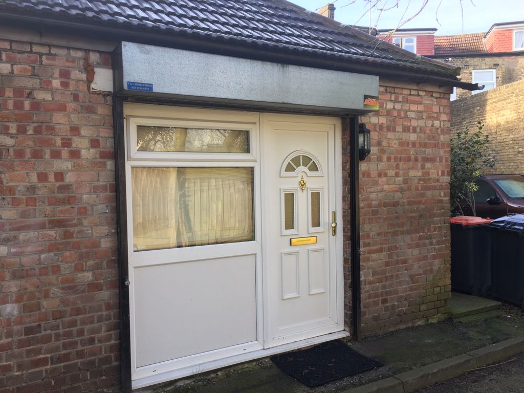 1 Bedroom Studio to rent in Hendon, London, NW4
