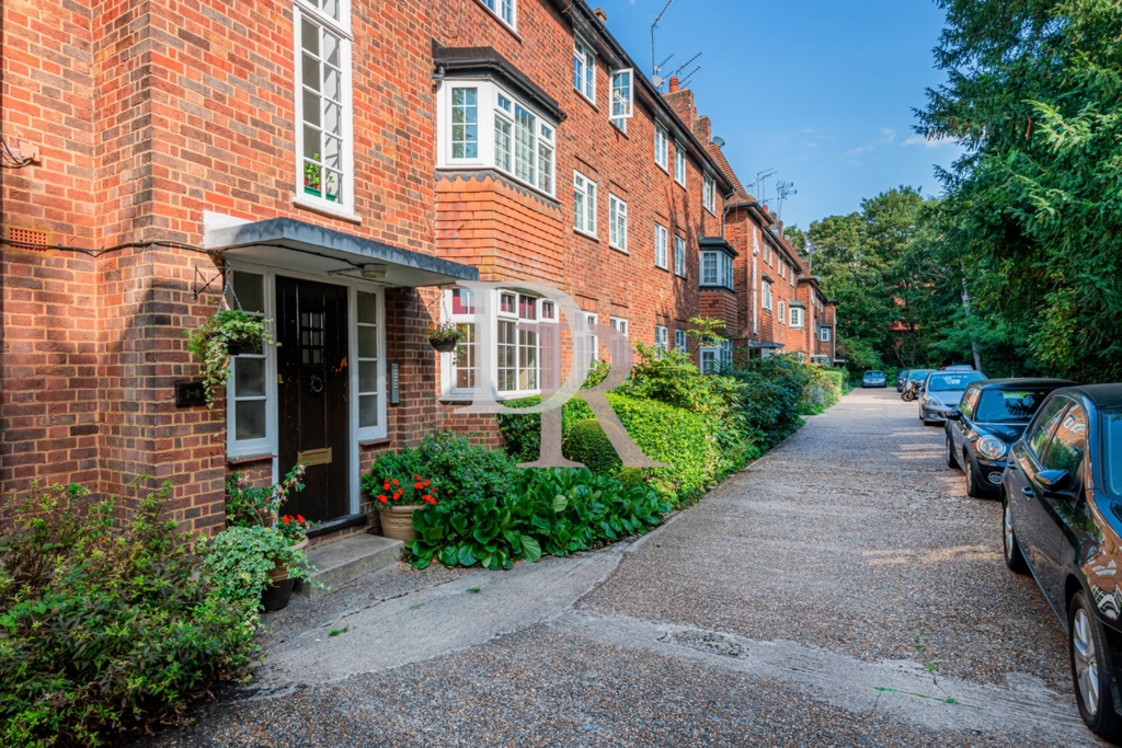 2 Bedroom Purpose Built to rent in Finchley Central, London, N3