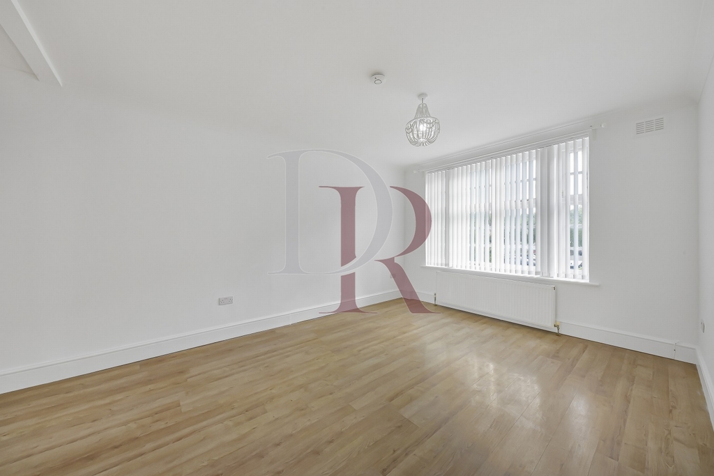 2 Bedroom Flat to rent in Hampstead Garden Suburb, London, NW11
