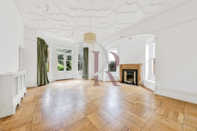 3 Bedroom Flat to rent in Parsifal Road, West Hampstead, London, NW6