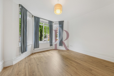 2 Bedroom Apartment to rent in Compayne Gardens, South Hampstead, London, NW6