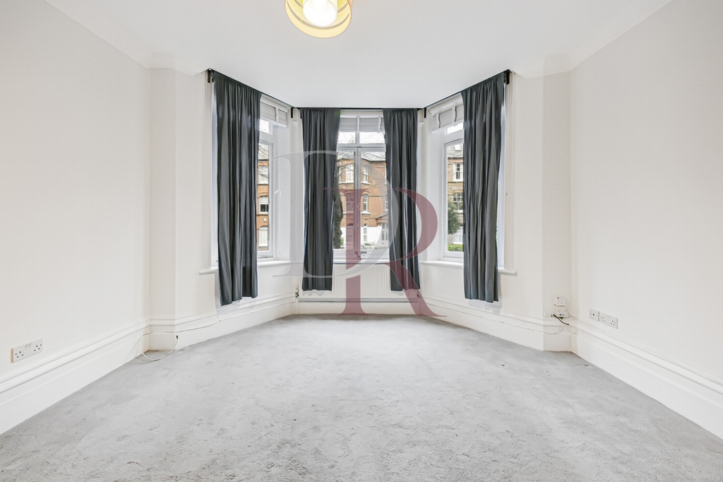 2 Bedroom Apartment to rent in South Hampstead, London, NW6