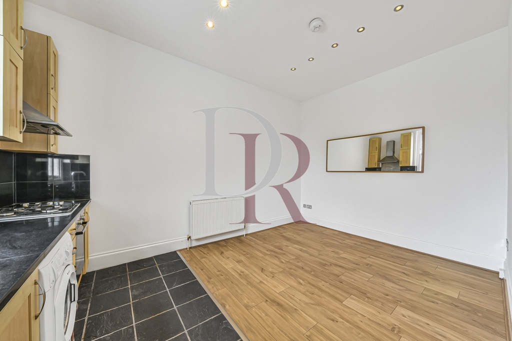 1 Bedroom Apartment to rent in Leystonstone, London, E11