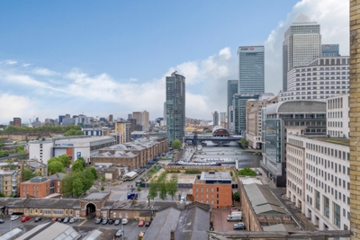 2 Bedroom Apartment to rent in Westferry Circus, Canary Wharf, London, E14
