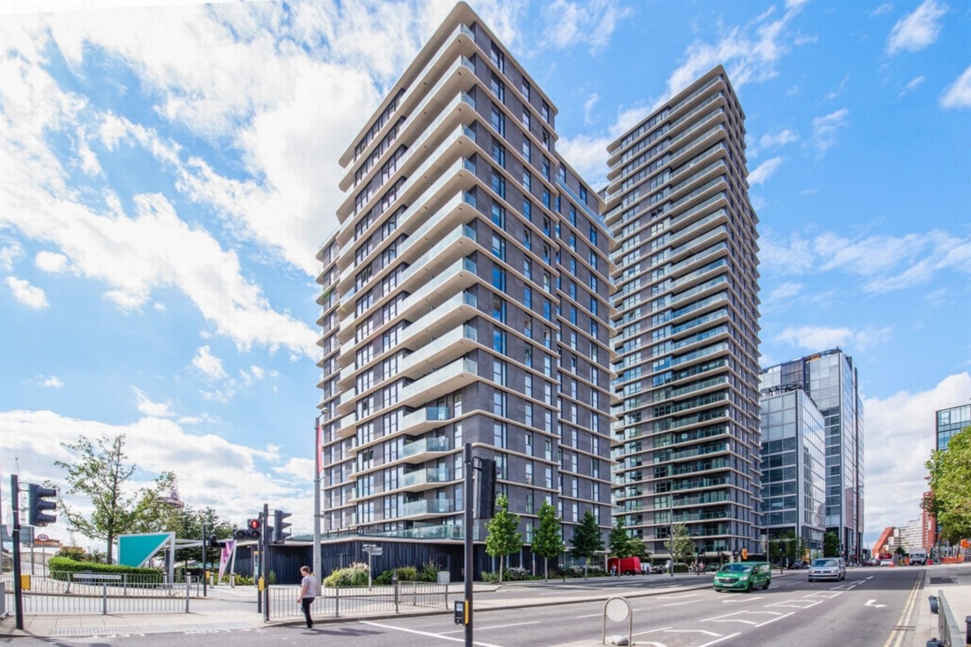 2 Bedroom Apartment to rent in Stratford, London, E20