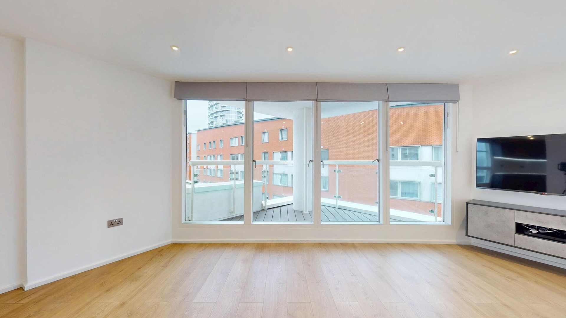 2 Bedroom Apartment to rent in Yabsley Street, Canary Wharf, London, E14