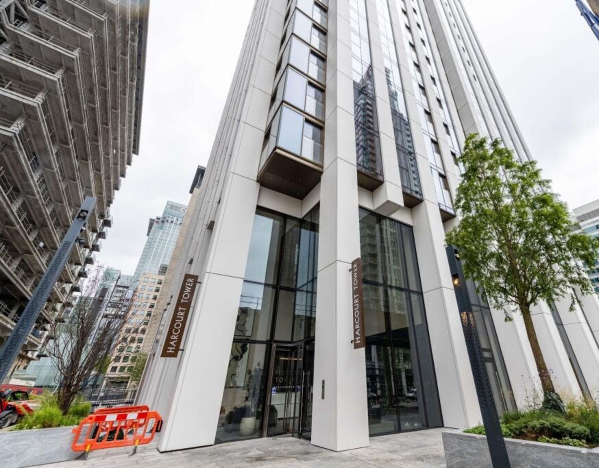 2 Bedroom Apartment to rent in Marsh Wall, Canary Wharf, London, E14