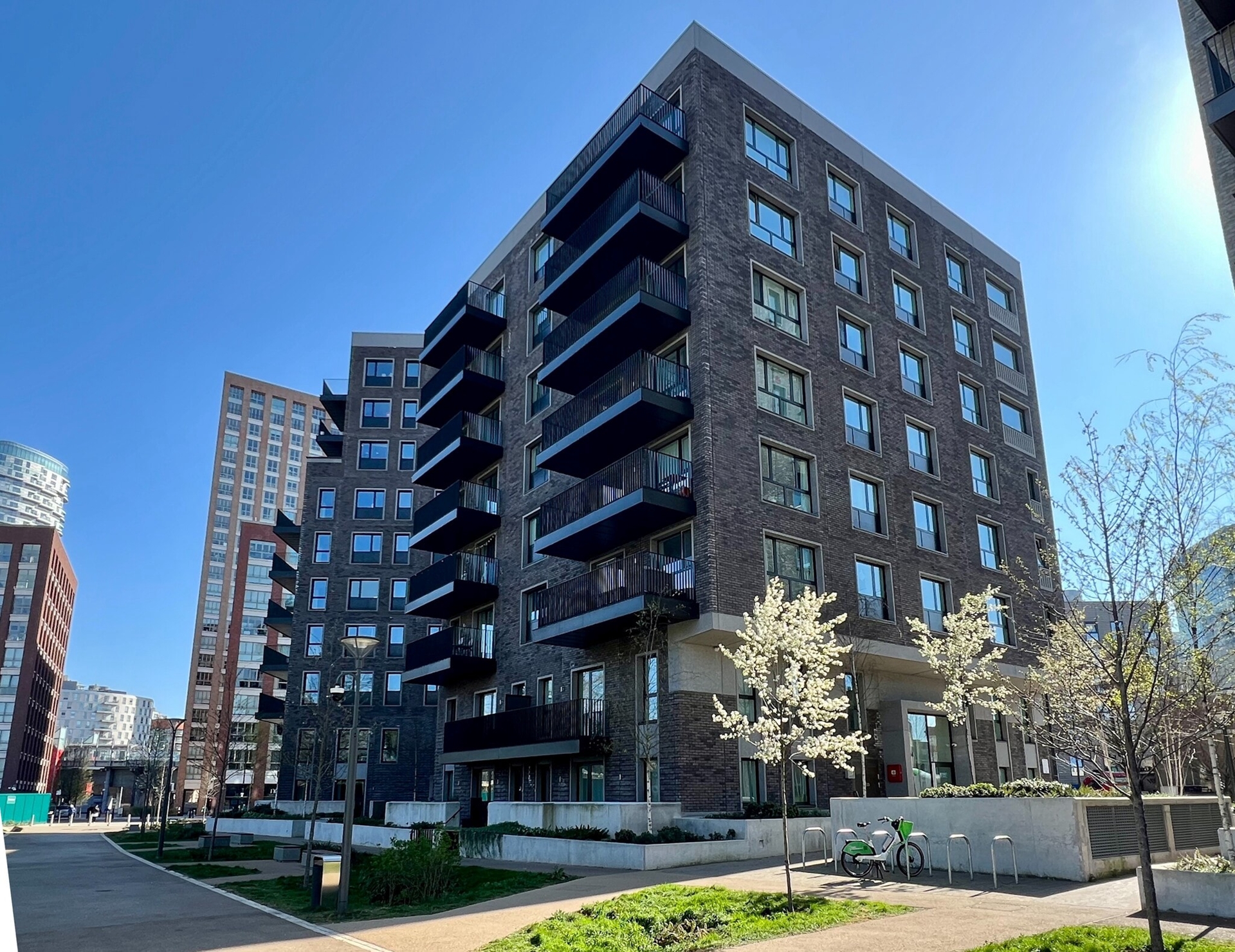 2 Bedroom Apartment to rent in Escapade Place, Poplar, London, E14
