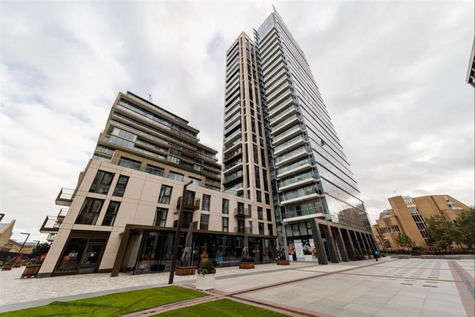 2 Bedroom Apartment to rent in Tower Bridge, London, E1W 2 Bedroom Apartment to rent in Tower Bridge, London, E1W
